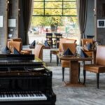 Sinatra Tribute Show and Dinner Experience in Manes - The Experience: Atmosphere and Authenticity