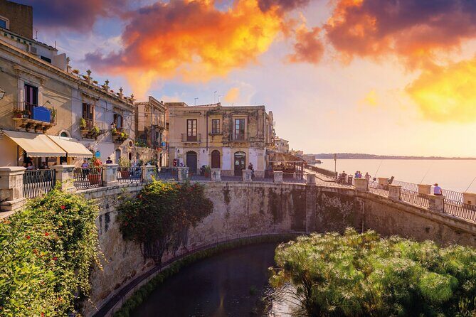 Siracusa Walking Tour with Audio and Written Guide by a Local - Who Should Consider This Tour?