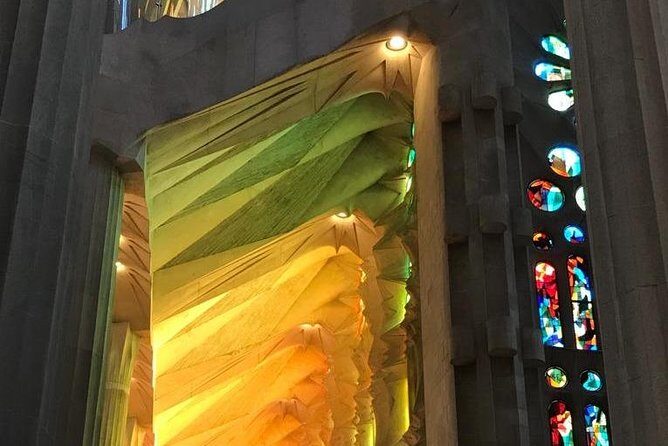 Skip The Line : La Sagrada Familia Guided Tour - The Experience of Visiting La Sagrada Família with a Guide