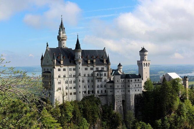 Skip the Line: Neuschwanstein Castle Private Tour From Füssen or Hohenschwangau - Who Should Consider This Tour?