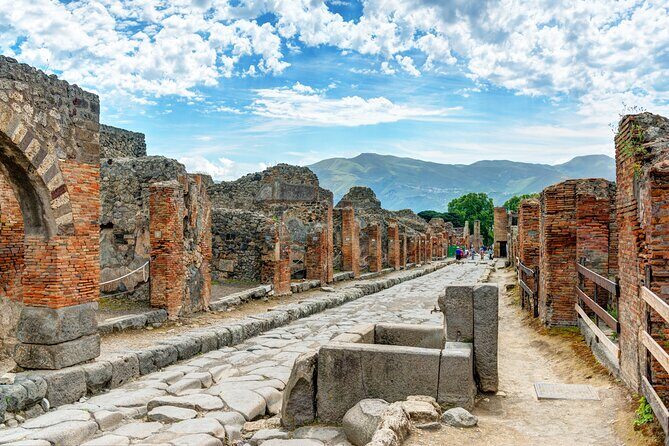 Skip the Line Pompeii Guided Tour Small Group or Private Option - The Experience Beyond the Basics
