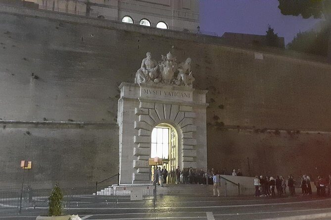 Skip the Line Tour: Vatican Museums, Sistine Chapel & Basilica - The Group Size and Tour Dynamics