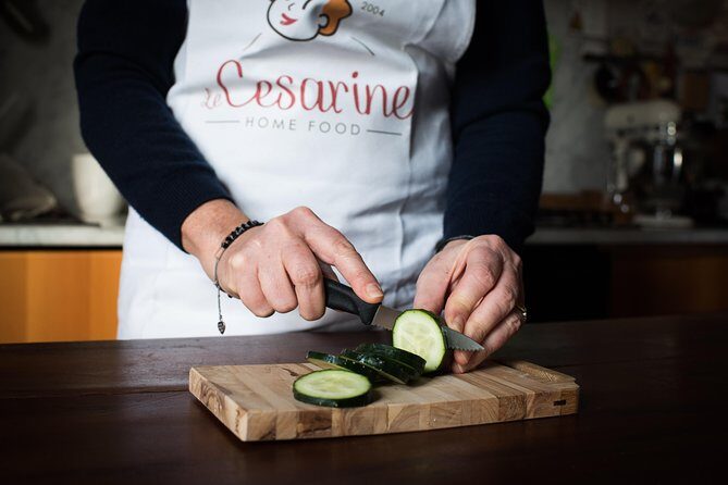 Small Group Market tour and Cooking class in Gubbio - The Market Experience: What to Expect