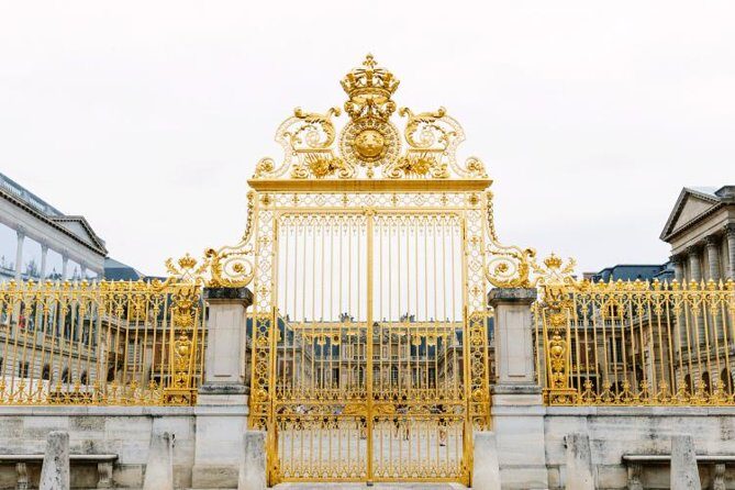 Small Group VIP Versailles Bike Tour from Paris with King's Apartments Access - Who Is This Tour Perfect For?