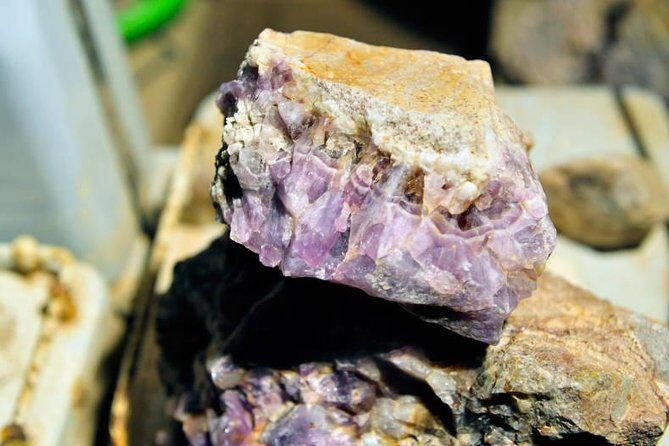 Small-group Wintertime Amethyst Mine Visit from Rovaniemi - Is It Worth the Price?