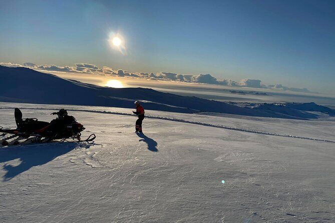 Snowmobiling on Eyjafjallajökull - The Experience in Context: Pros and Cons