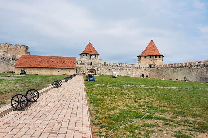 Soviet Heritage of Transnistria and Castle Mimi Winery - Authenticity and Reviews
