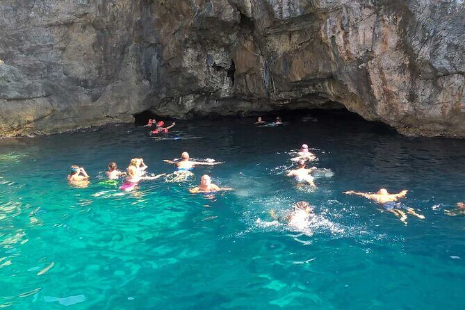 Speedboat tour to Blue Cave and Blue Lagoon - The Guide and Crew: The Heart of the Experience