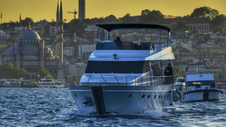 stanbul: Private Luxury Yacht on Bosphorus 24 MT (79 feet) - The Bottom Line