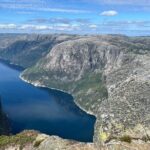 Stavanger Kjerag Hike with Guide and Transportation - Arrival at Øygardstøl & The First Climb