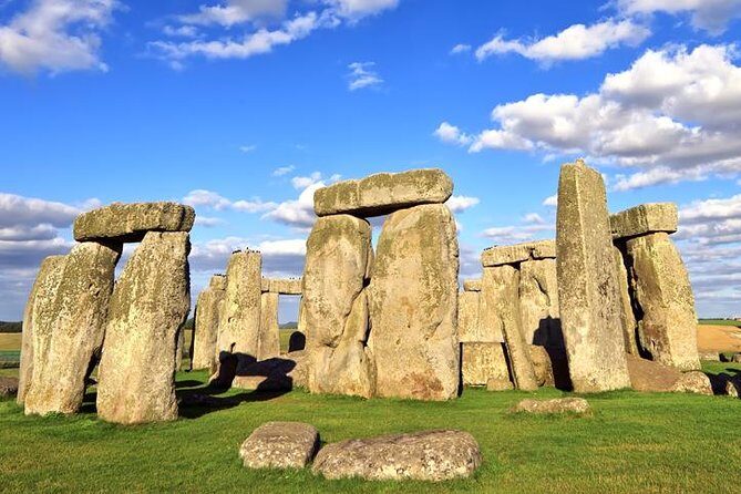 Stonehenge In A Private Vehicle Service From London With Admission Tickets - What the Tour Includes and What to Consider