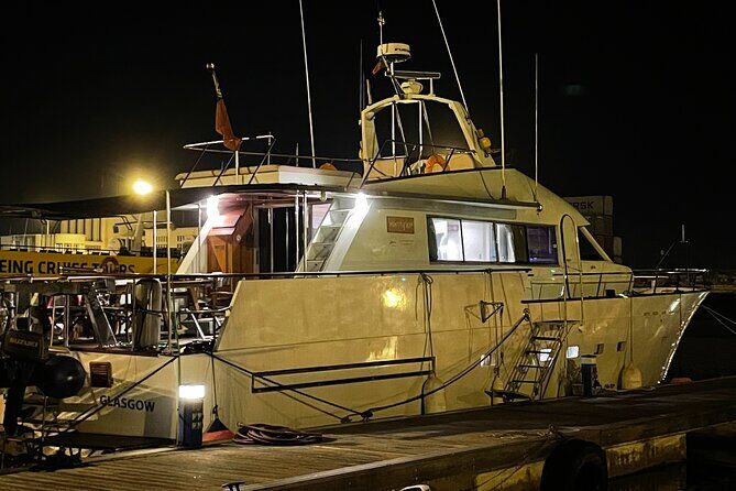 Sunset Cruise Lisbon | VIP Yacht Lisbon Party - The Yacht: Minty of Kip – Comfort Meets Style