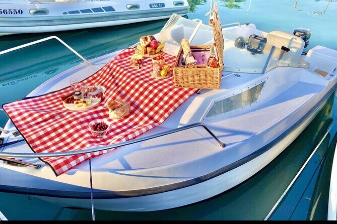 Sunset Private Boat Tour In Nice - Discovering the Itinerary: What to Expect at Each Stop