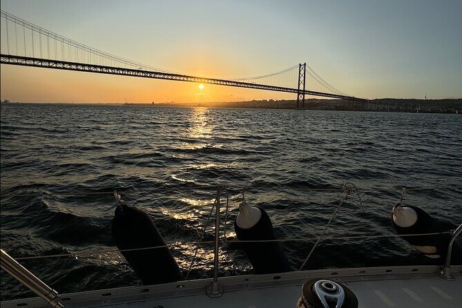 Sunset sailboat tour in Lisbon with wine and beer - The Sum Up