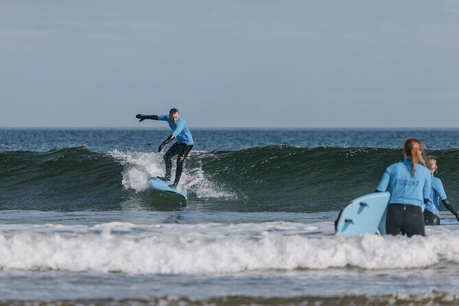 Surfing Class in Cullen Bay - Setting the Scene at Cullen Bay
