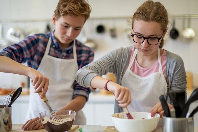 Sweet Escape: Create, Bake, and Take Home Your Creations - Who Will Love This Experience?