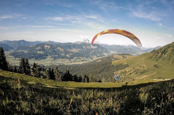 Tandem Paragliding St. Johann in Tyrol - What Does the Flight Entail?