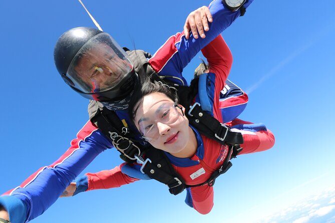 Tandem Skydiving in Prague - Tandem Jump with transfers! - The Experience’s Strengths