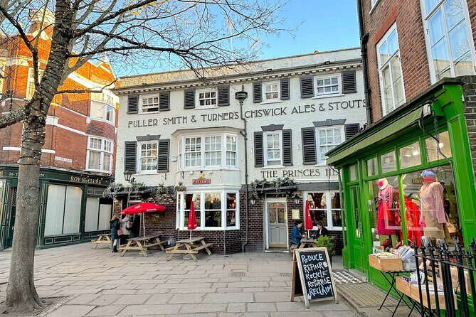 Ted Lasso Inspired Private 4-hour Tour in Richmond - The Notting Hill Stop: A Fan’s Favorite