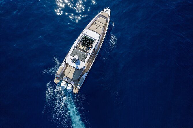The Fastest Private Motor Yacht in Santorini - All Inclusive Tour - The Experience and Service