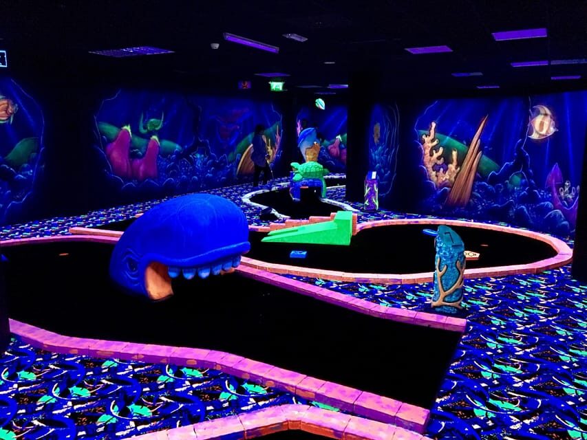 The Hague: Glowgolf Glow in the Dark Indoor Minigolf - The Sum Up