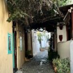 The Highlights of Santorini on a Mini Bus Daily Sunset Tour - Who Is This Tour Best Suited For?