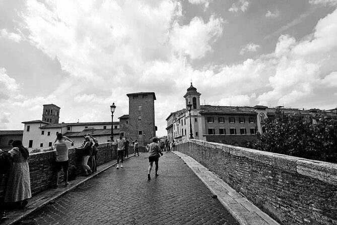 The Shadows of Rome Between Legends and Spirits Walking Tour - Why This Tour Stands Out