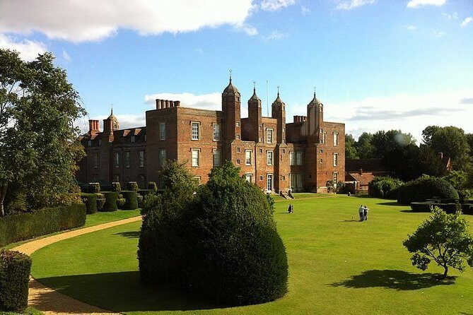 The Stories behind the Village Green: A Self-Guided Audio Tour in Long Melford - The Experience at Each Stop