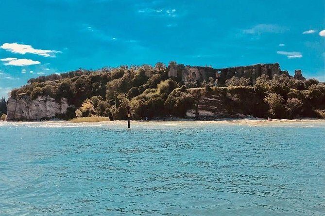 Tour in barca da Sirmione all'Isola del Garda - The Sum Up