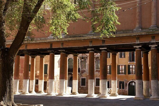 Tour on the Trails of Commissario Brunetti in Venice - FAQ