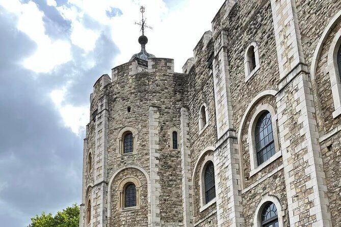 Tower of London Private Tour for Families and Friends - A Deep Dive into the Experience