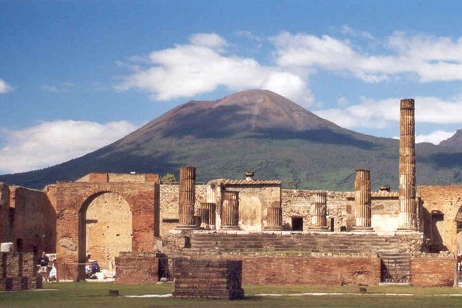 Transfer from Pompeii to Naples or viceversa - Practical Details and Tips for Travelers