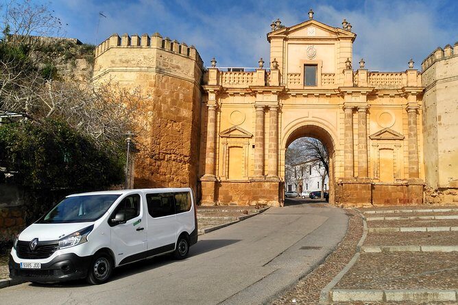 Transfer from Seville to Cadiz - Why Choose a Private Transfer?