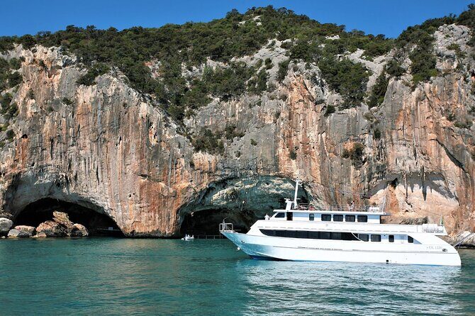 Transfer to the Bue Marino Caves and Cala Luna - Practical details and what to expect