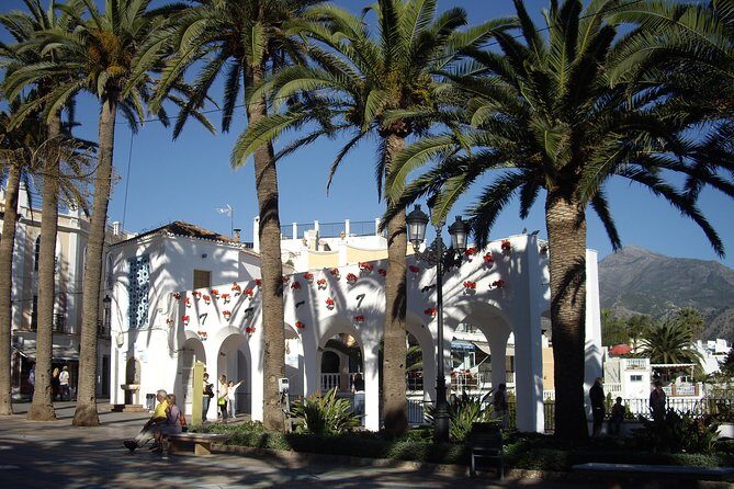 Tropical Coast with Caves of Nerja Private Tour from Granada - Lunch at Almunecar: A Taste of Local Flavors