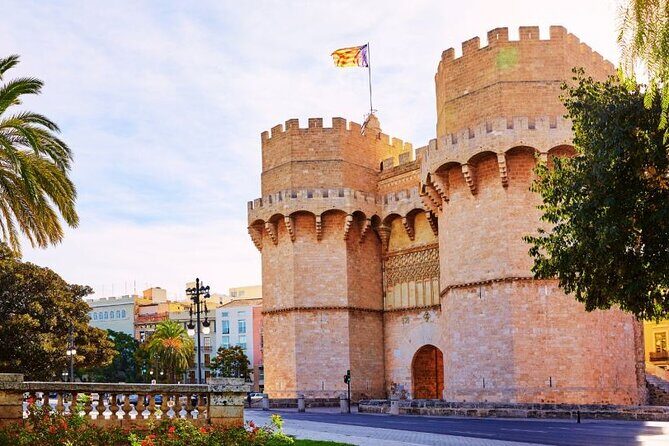 Valencia Exploration Game and City Tour on your Phone - What the Experience Feels Like