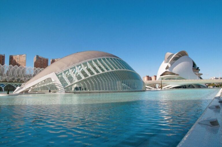 Valencia: Insta-Perfect Walk with a Local - A Genuine Look at the Valencia Insta-Perfect Walk