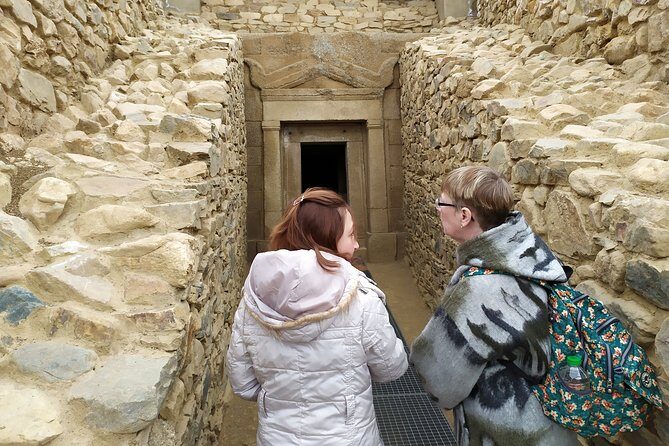 Valley of the Thracian Kings, Hidden Treasures - The Guides: Knowledgeable and Engaging