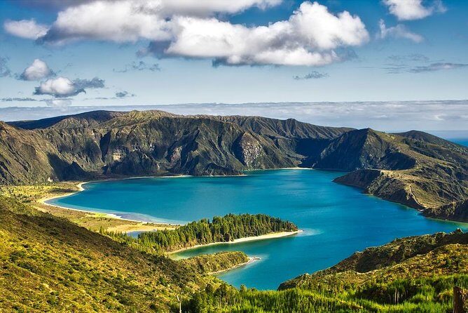 Van Tour Sete Cidades + Lagoa do Fogo Full-Day - The Sum Up