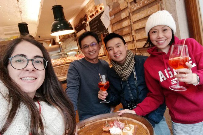 Venetian Cicchetti Street Food & Sightseeing Walking Tour with local guide - Detailed Review of the Tour