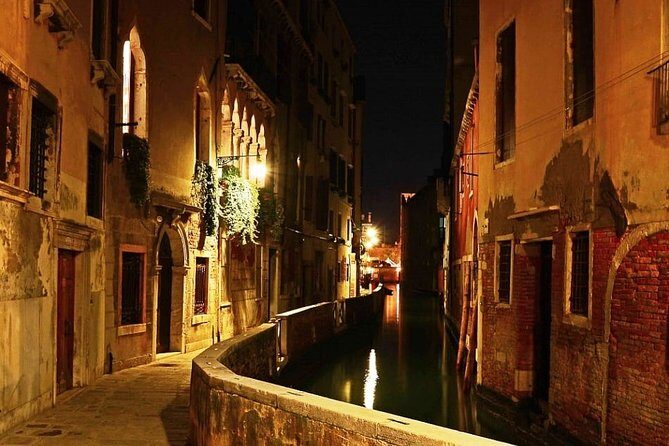 Venice by Night: Highlights & Hidden Gems Tour - The Experience: What You Can Expect
