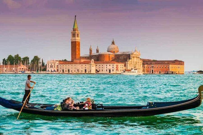 Venice: Private Serenade Gondola Tour - 30 minutes - The Itinerary in Detail