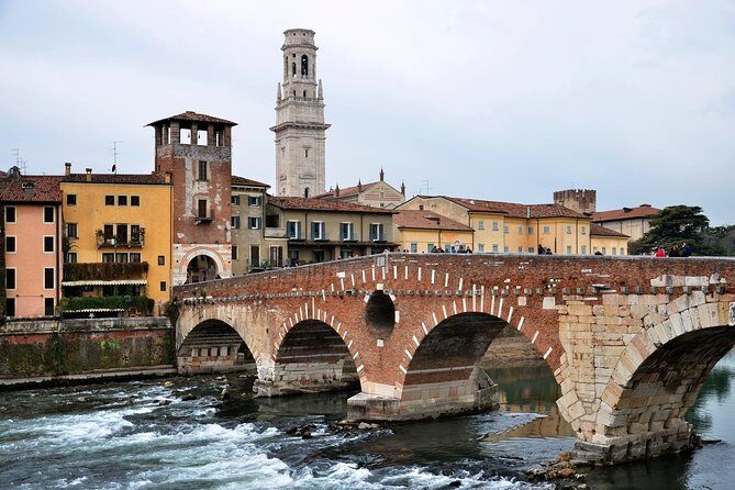 Verona : City Center Walking Tour with expert Local Guide - The Sum Up
