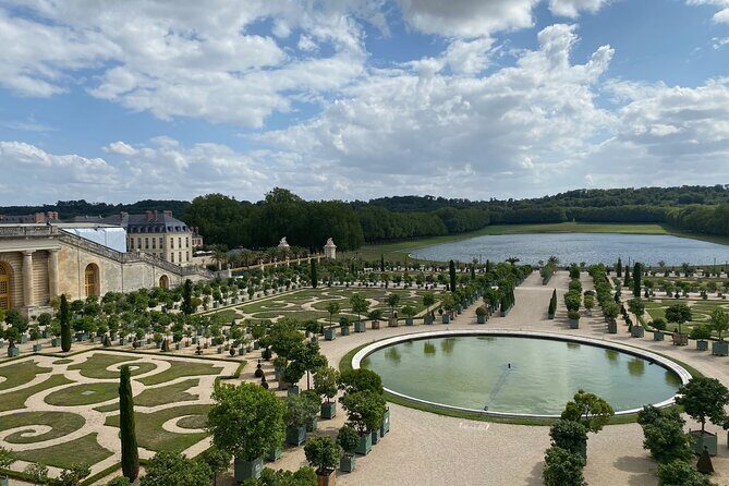 Versailles Guided Tour Small Group 10 to 18 people - Exploring the Versailles Experience in Depth