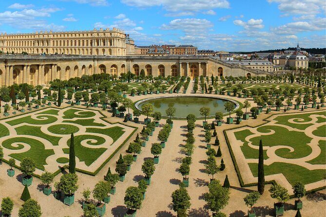 Versailles Palace, Gardens & Estate Priority Entrance Audio Tour - Exploring the Versailles Experience in Detail