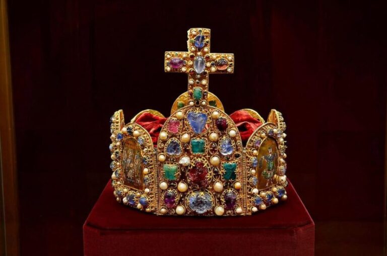 Vienna: Imperial Treasury & New Hofburg Palace Combo Ticket - Practical Tips for Making the Most of Your Visit