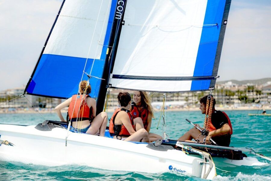 Vilanova i la Geltrú: 2-Hour Catamaran Guided Tour - Meeting and Preparation