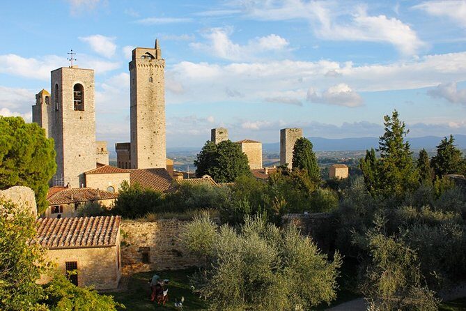 Visit of San Gimignano with local expert guide - The Itinerary and What You’ll Experience