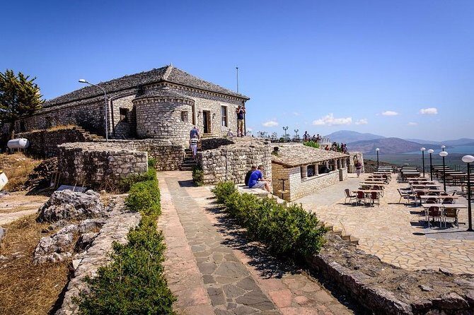 Visit The National Park of Blue Eye & Lekuresi castel - Key Points