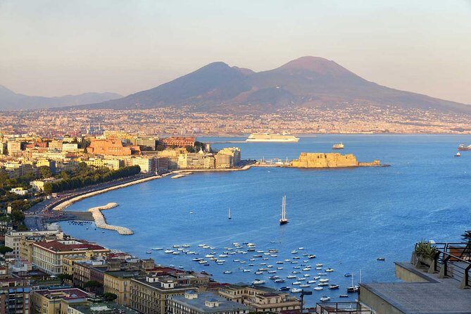 Walk through Naples Historic District - Passeggiata a Napoli - What Makes This Tour Stand Out?